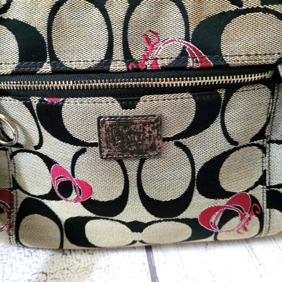 Coach Poppy Crossbody Signature C Canvas Bag W Hearts - Picture 4 of 10